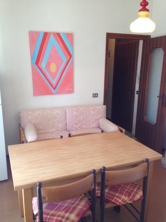 Residence Gallo - Walterigato Apartments Per Solo Famiglie Lido di Jesolo Rom bilde