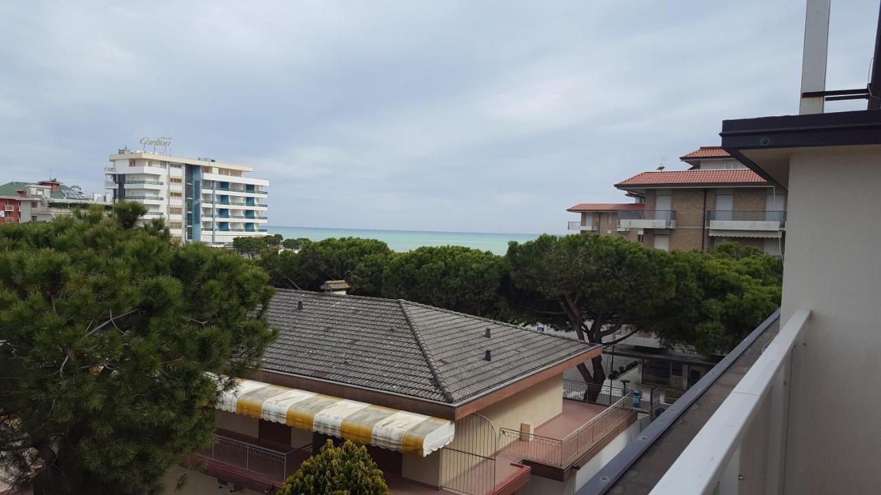 Residence Gallo - Walterigato Apartments Per Solo Famiglie Lido di Jesolo Eksteriør bilde